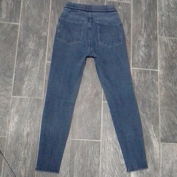 Madewell “ The Anywhere Jean” - Picture 7 of 10